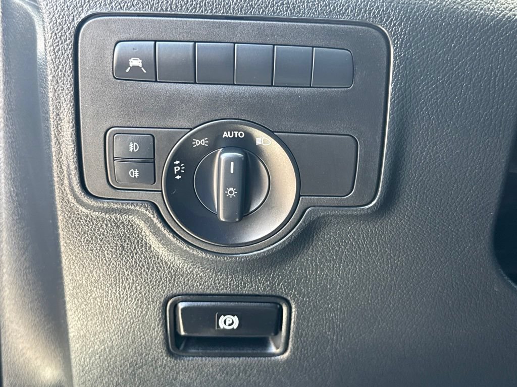 Used 2023 Mercedes-Benz Metris Passenger image 27
