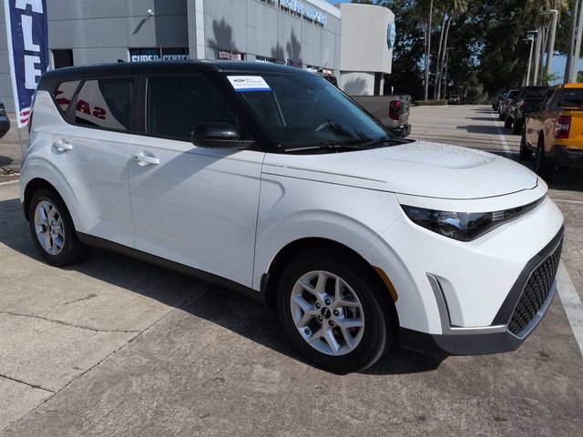 Used 2025 Kia Soul S FWD image 2