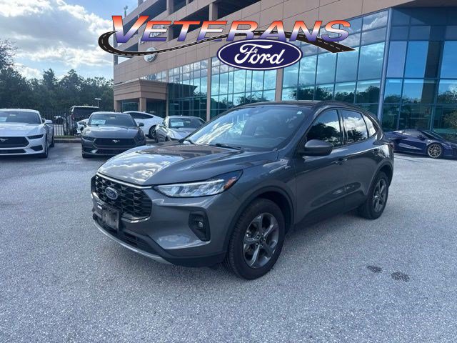 Certified 2025 Ford Escape ST-Line Select AWD/4WD image 1
