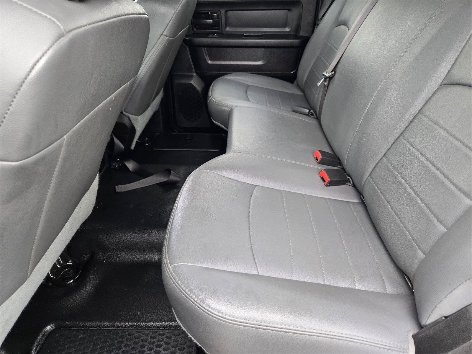 Used 2019 RAM 1500 Tradesman w/ Chrome Appearance Group RWD image 27