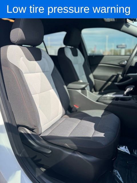 Used 2024 Chevrolet Trax RS w/ Driver Confidence Package FWD image 27