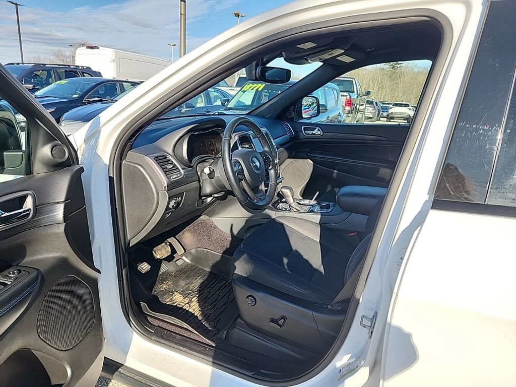 Used 2019 Jeep Grand Cherokee Laredo image 9