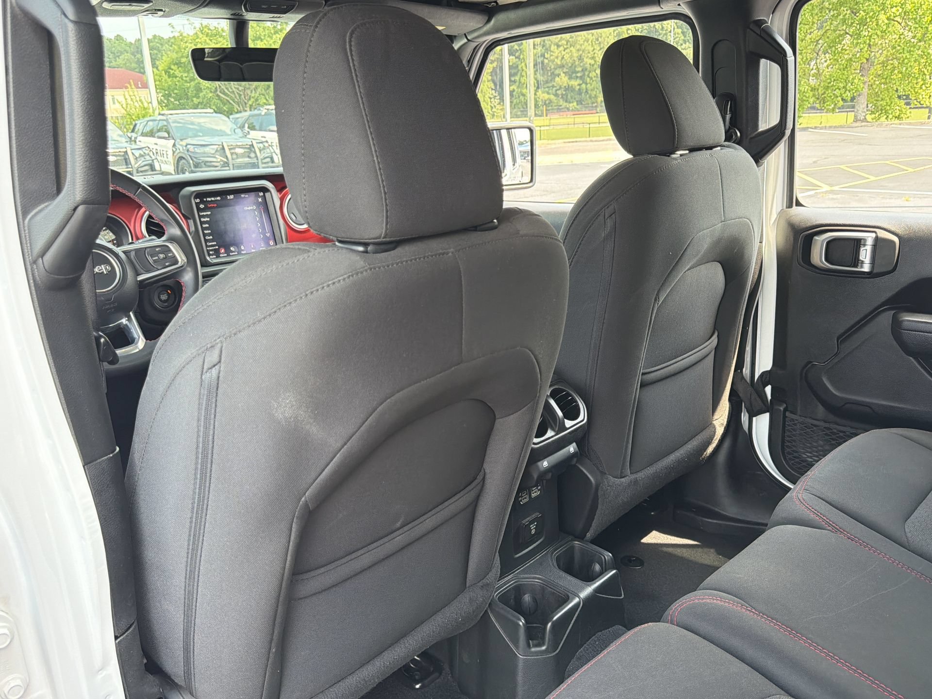 Used 2023 Jeep Wrangler Unlimited Rubicon AWD/4WD image 19