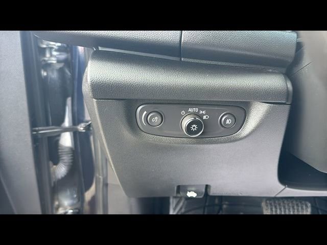 Used 2018 Buick Regal Essence FWD image 16