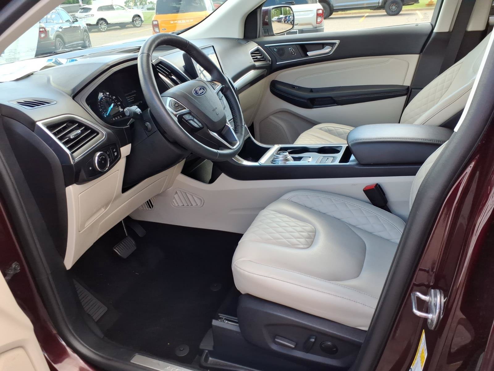 Certified 2024 Ford Edge Titanium AWD/4WD image 11