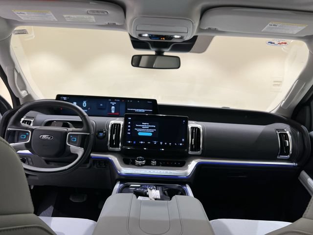 Certified 2025 Ford Expedition Max Platinum w/ Driver's Package AWD/4WD image 20