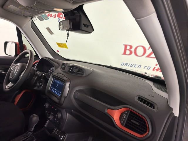 Used 2020 Jeep Renegade Latitude FWD image 4