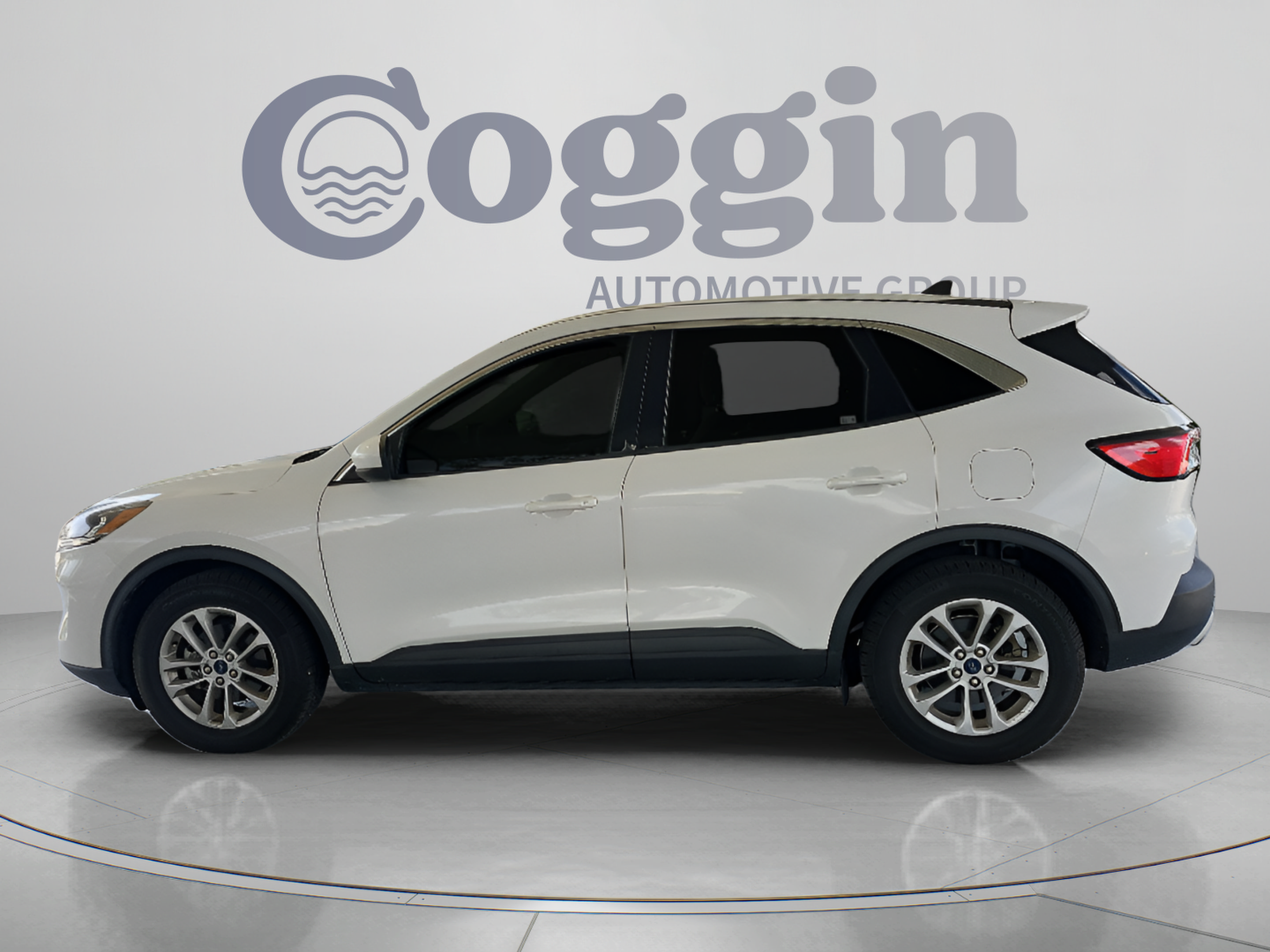 Certified 2020 Ford Escape SE FWD image 2