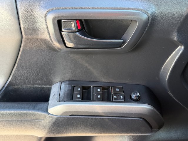 Used 2022 Toyota Tacoma SR5 w/ Technology Package AWD/4WD image 40