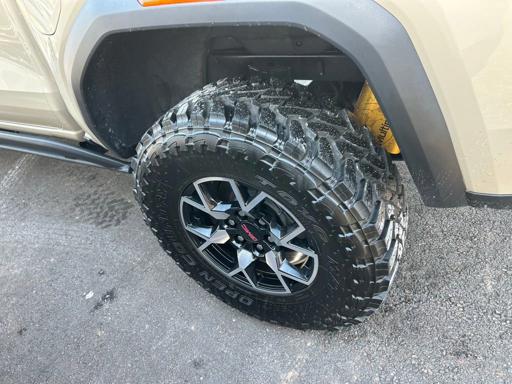 Used 2023 GMC Canyon AT4X image 32