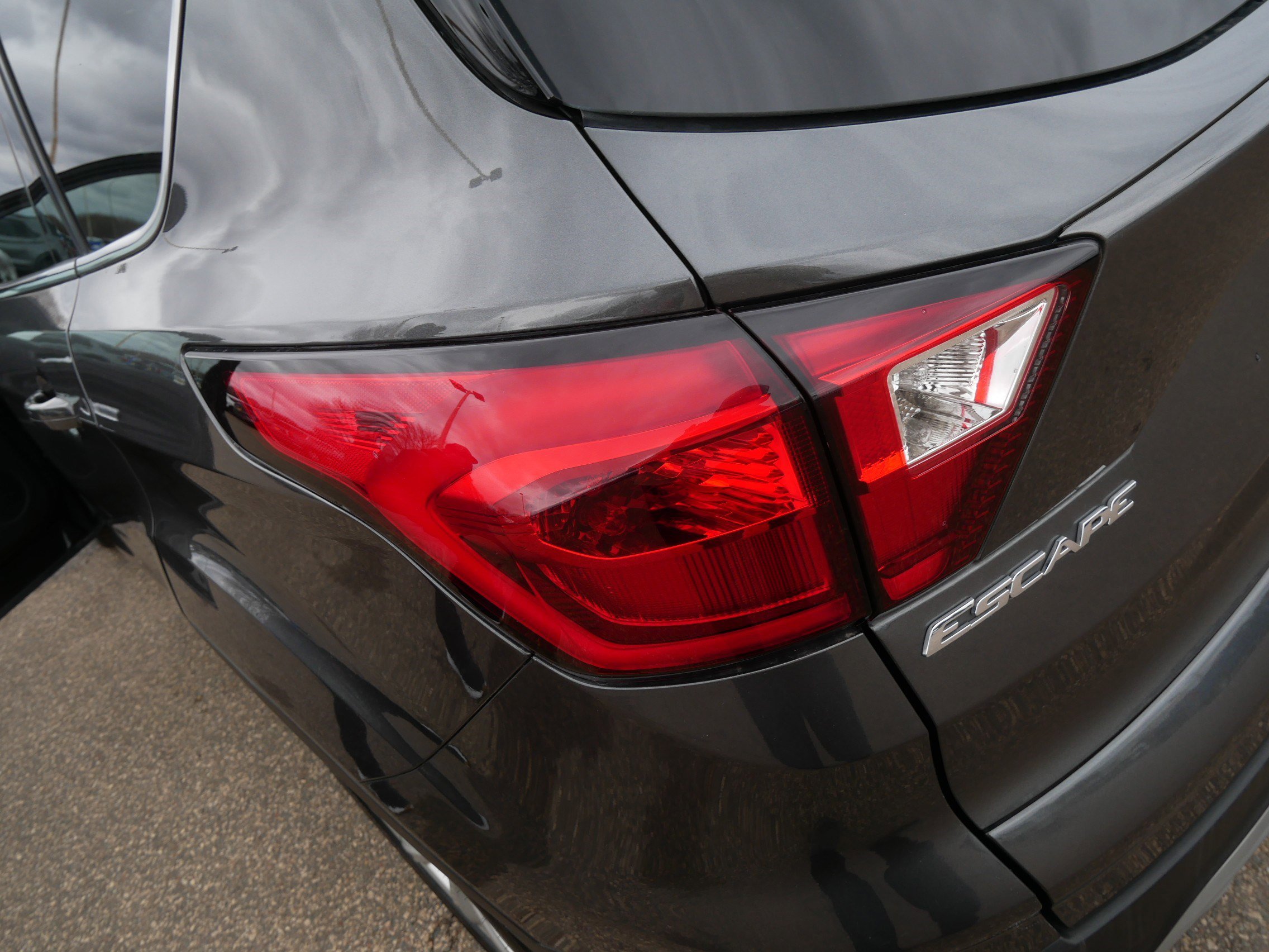 Certified 2019 Ford Escape SEL image 17