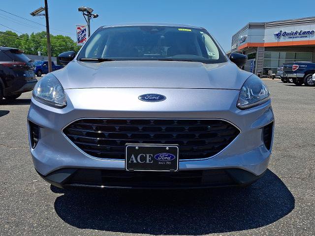 Certified 2022 Ford Escape SE w/ SE Sport Appearance Package AWD/4WD image 2