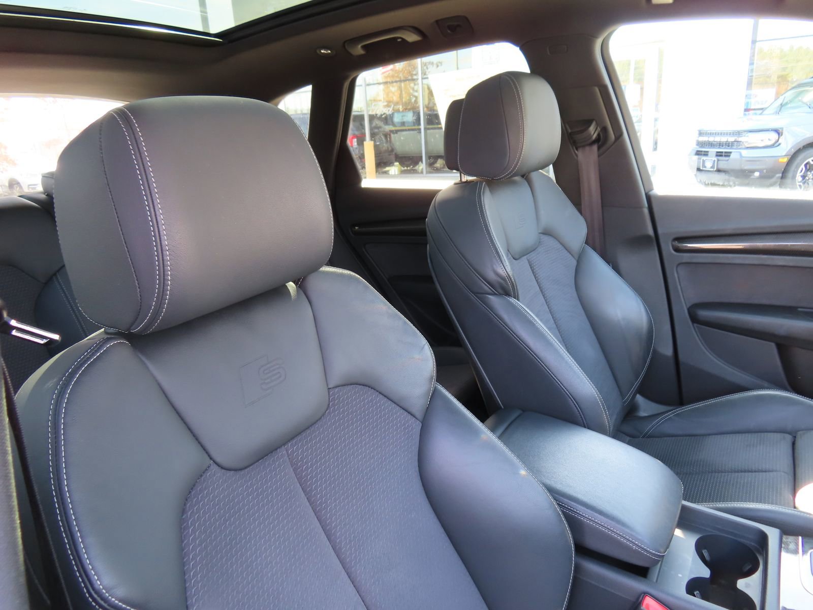 Used 2023 Audi SQ5 Premium w/ Convenience Package image 35