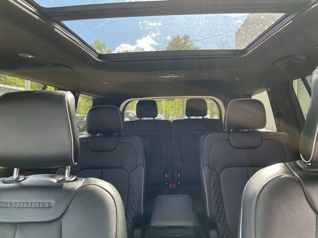 Used 2024 Jeep Grand Cherokee L Summit AWD/4WD image 40