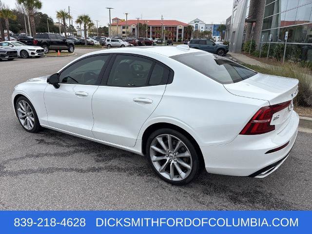 Used 2021 Volvo S60 T5 Momentum w/ Advanced Package image 3