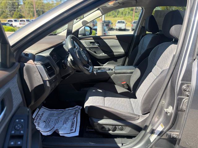 Used 2023 Nissan Rogue SV AWD/4WD image 11