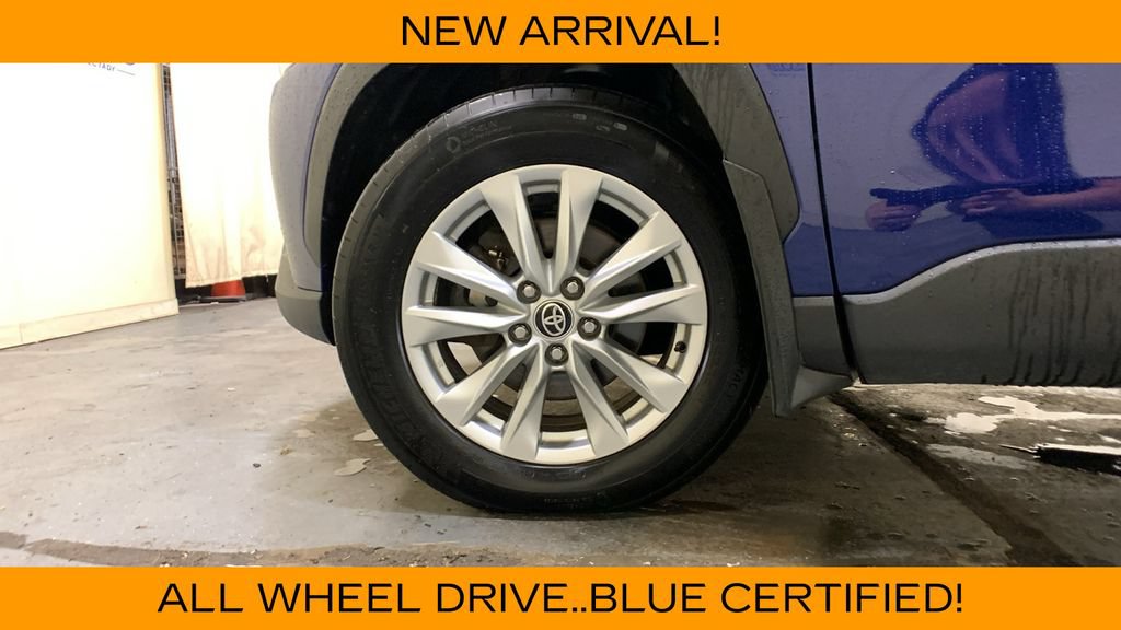 Used 2022 Toyota Corolla Cross LE AWD/4WD image 40