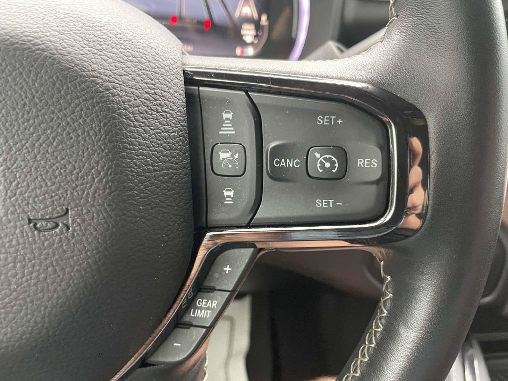 Used 2025 RAM 2500 Limited AWD/4WD image 26
