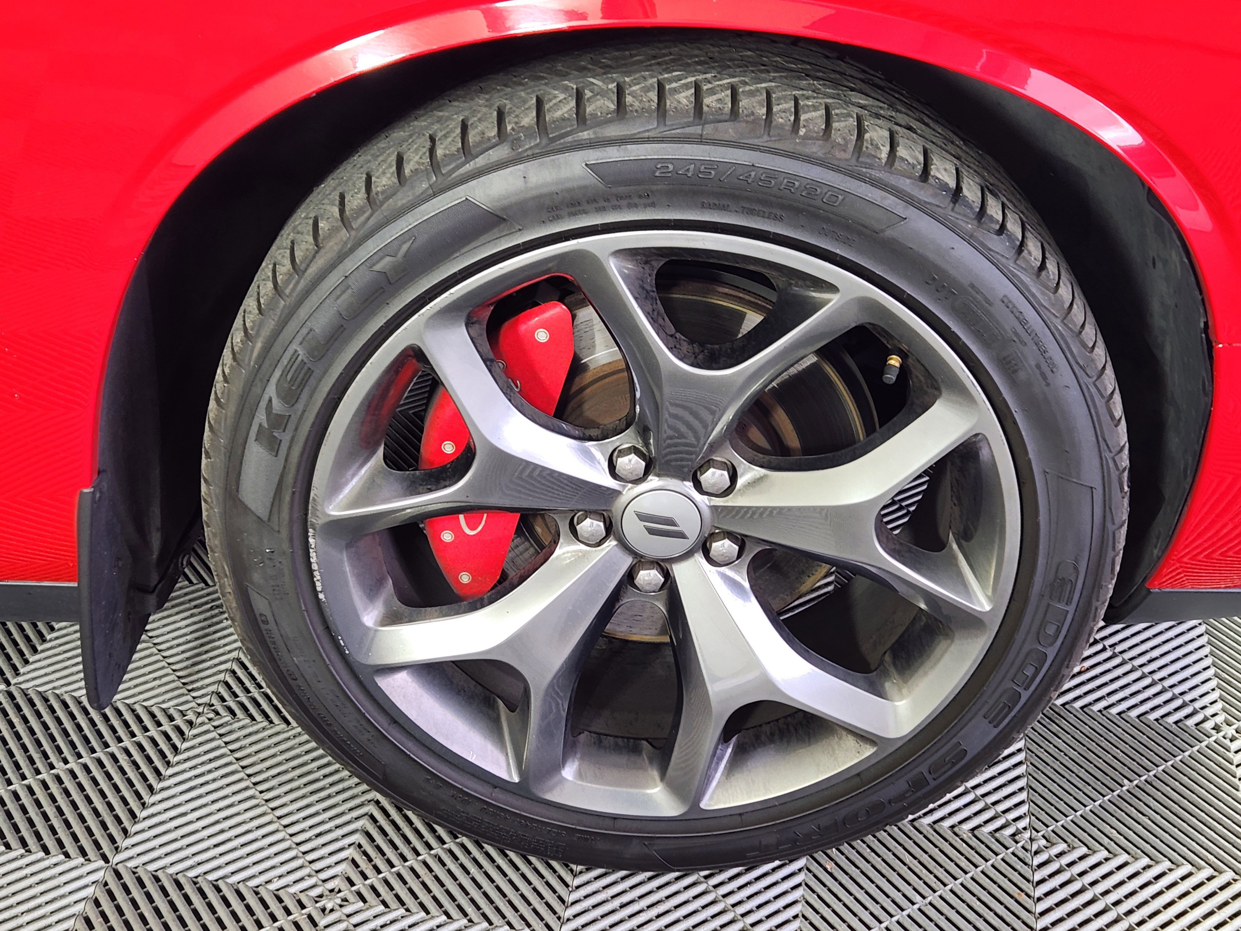 Used 2017 Dodge Challenger SXT Plus image 9