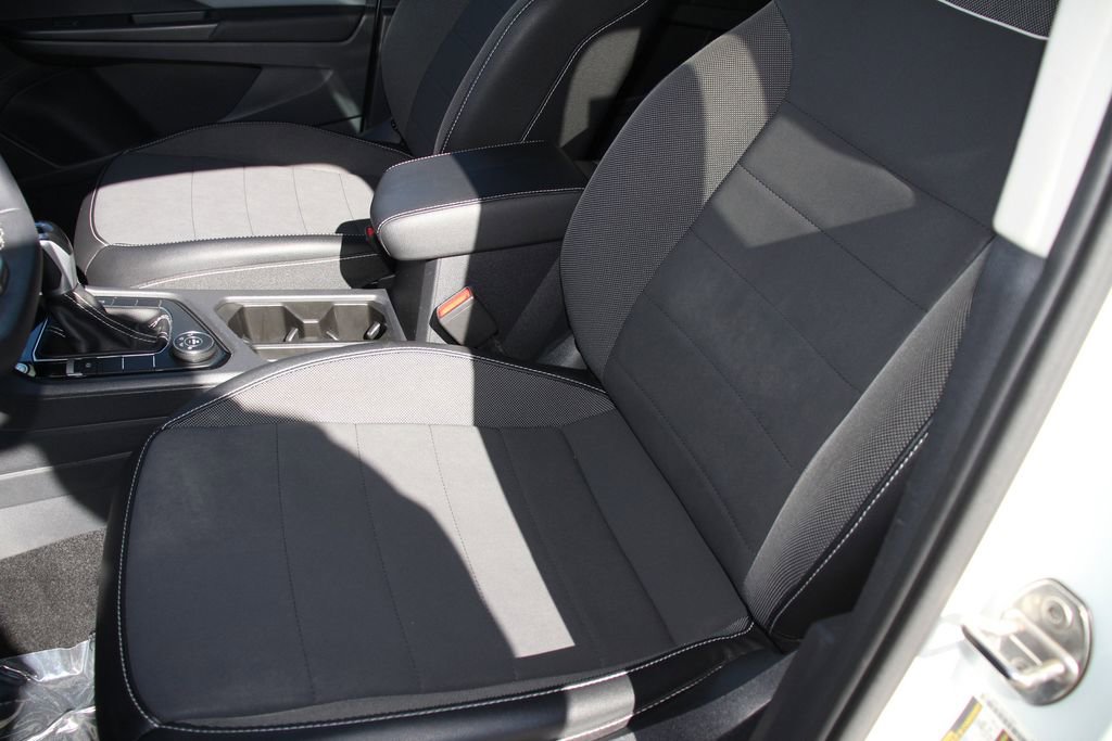 Used 2023 Volkswagen Taos SE image 23