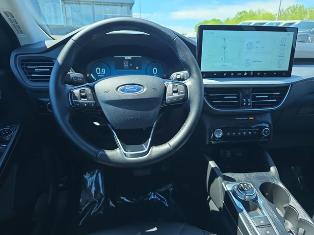 Certified 2025 Ford Escape Platinum w/ Premium Technology Package AWD/4WD image 17