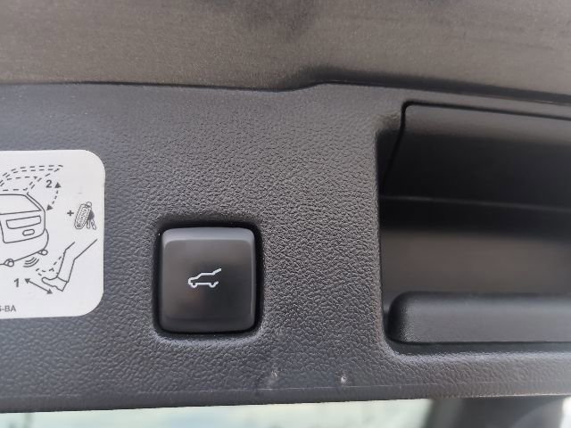 Certified 2020 Ford Escape Titanium image 23