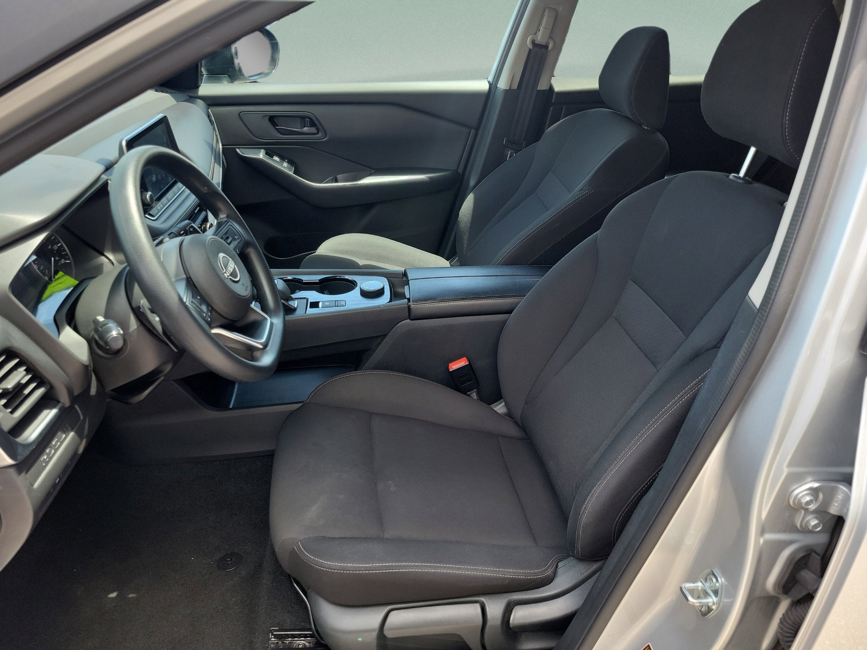 Used 2024 Nissan Rogue S AWD/4WD image 17
