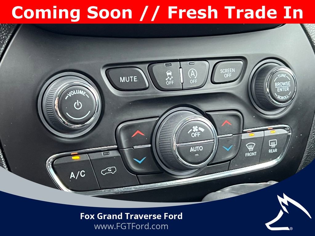 Used 2022 Jeep Cherokee Trailhawk w/ Premium Leather Package AWD/4WD image 26