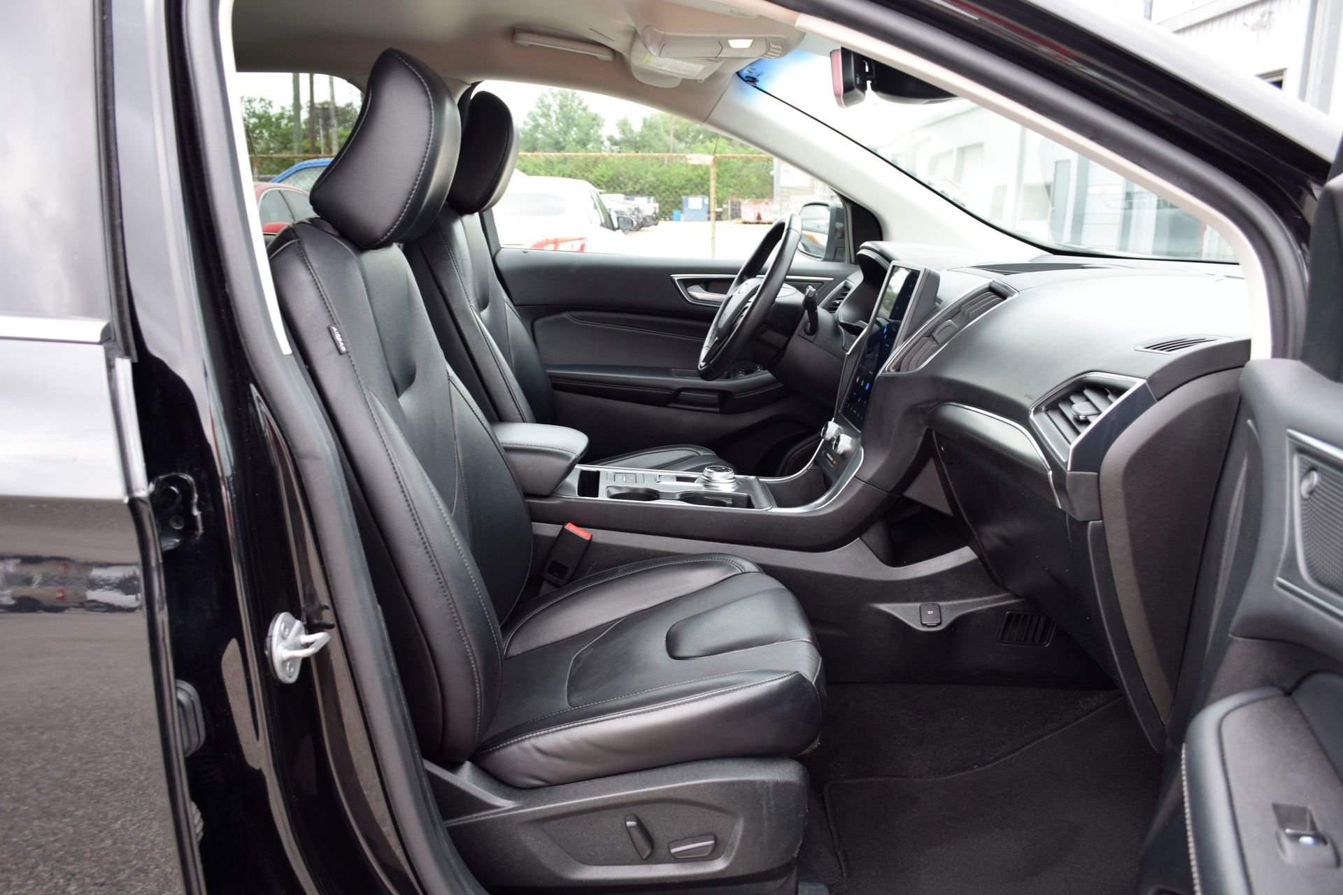 Certified 2022 Ford Edge Titanium w/ Equipment Group 301A AWD/4WD image 23