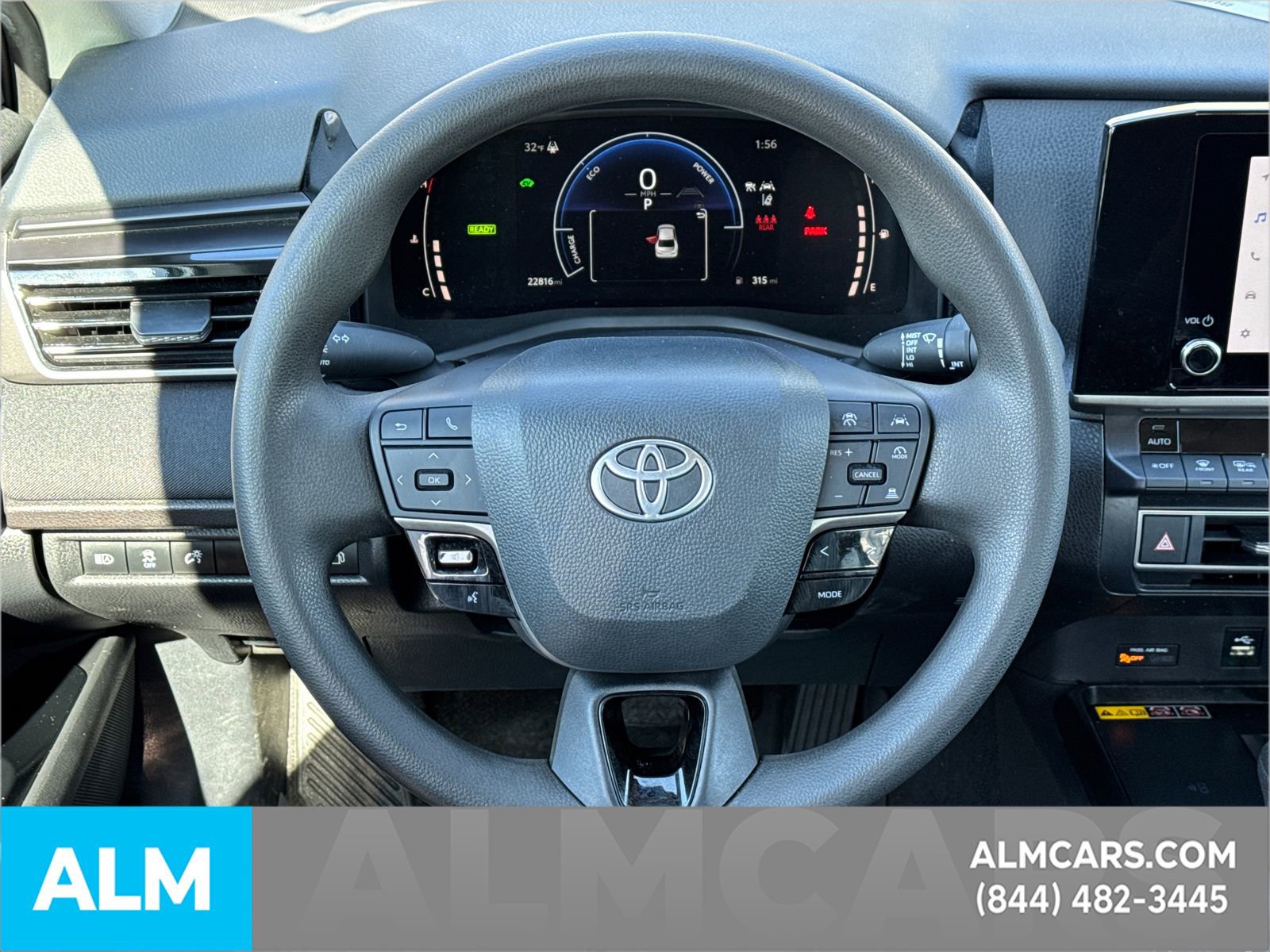 Used 2025 Toyota Camry LE image 28