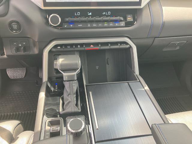 Used 2025 Toyota Tundra Platinum AWD/4WD image 13