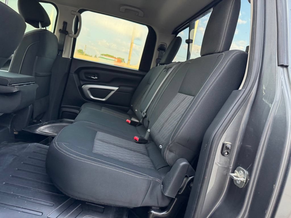 Used 2018 Nissan Titan SV AWD/4WD image 7