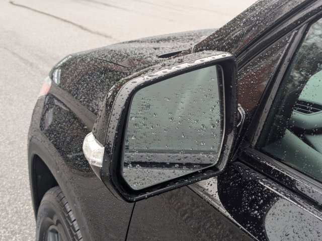 Used 2021 Chevrolet Traverse RS image 13