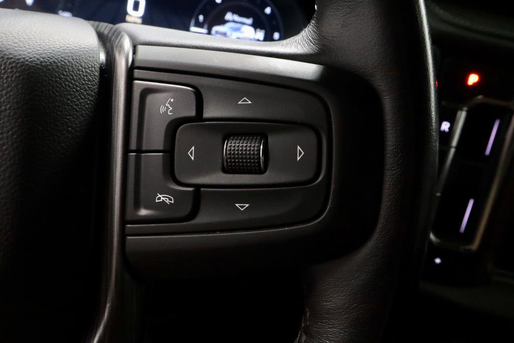 Used 2023 GMC Yukon Denali Ultimate AWD/4WD image 32