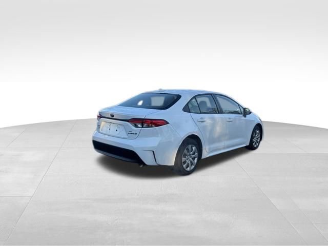 Used 2023 Toyota Corolla LE image 4