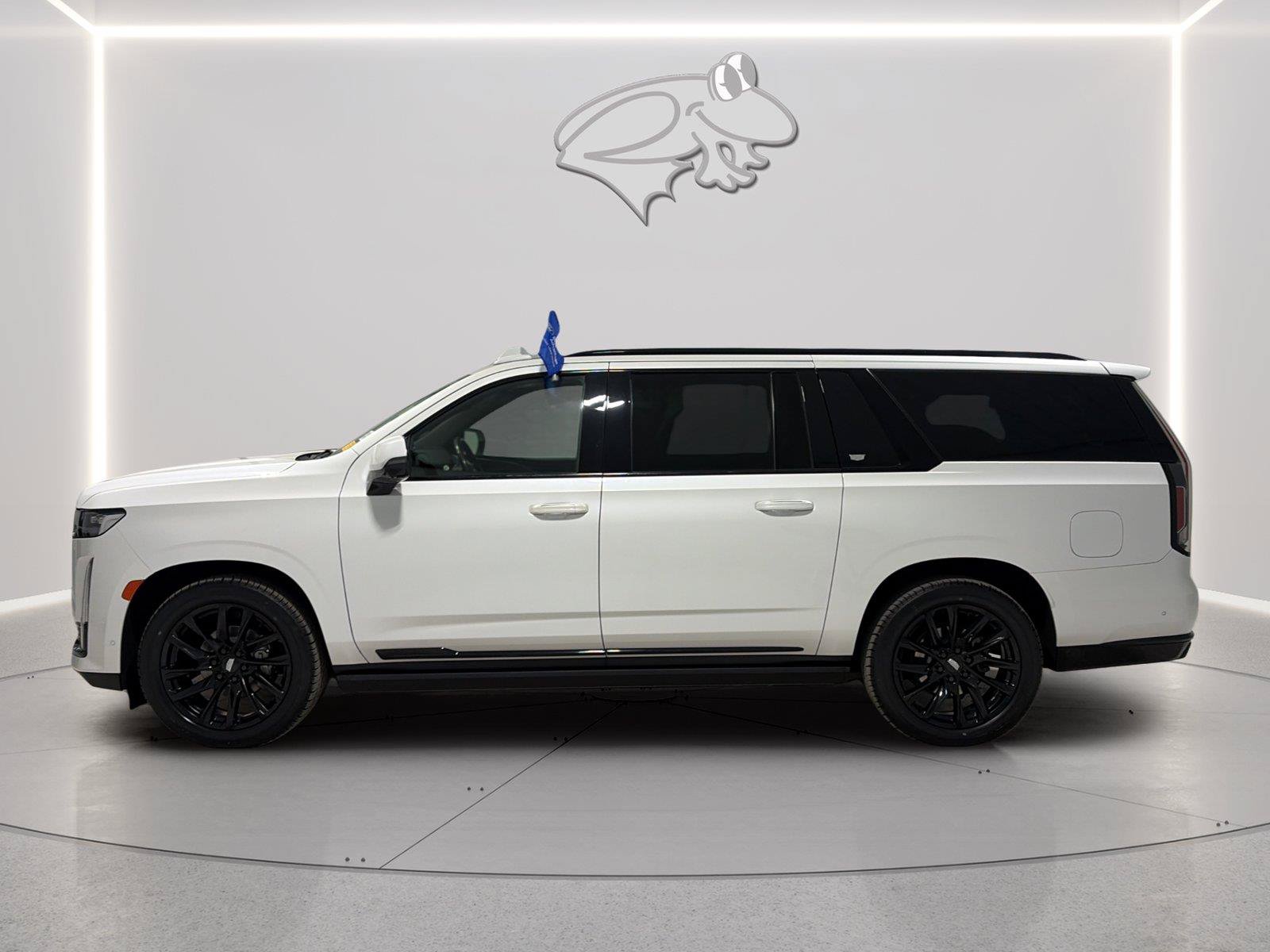 Used 2021 Cadillac Escalade ESV Sport w/ Driver Assist Tech Package AWD/4WD image 2