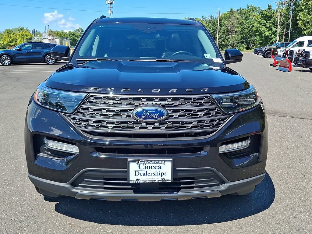 Certified 2023 Ford Explorer XLT w/ Equipment Group 202A AWD/4WD image 5