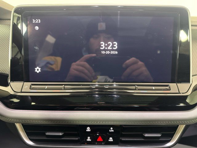 Used 2024 Volkswagen Atlas Peak Edition SEL AWD/4WD image 16