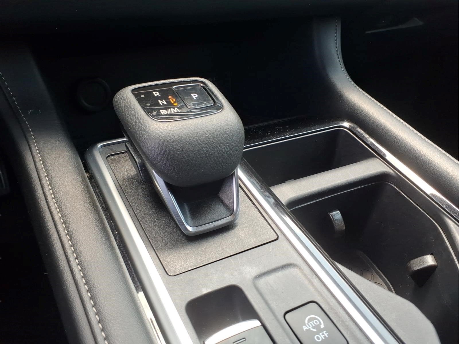 Used 2025 Nissan Pathfinder SV AWD/4WD image 18