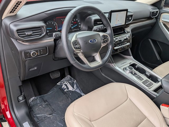 Certified 2023 Ford Explorer Limited w/ Equipment Group 301A image 18