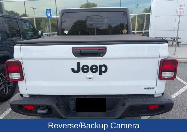 Used 2024 Jeep Gladiator Sport AWD/4WD image 4
