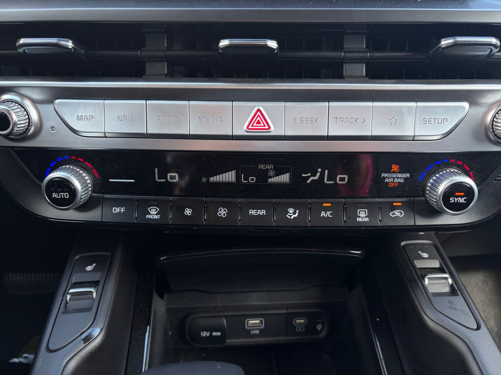 Used 2025 Kia Telluride S FWD image 17