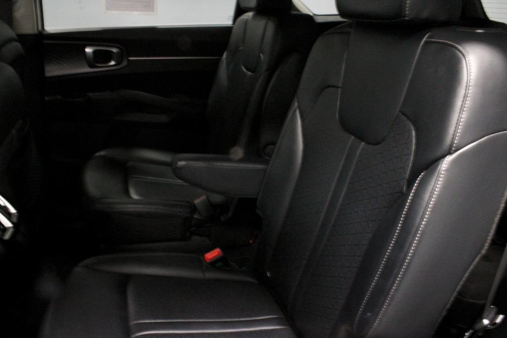 Used 2022 Kia Sorento EX AWD/4WD image 22
