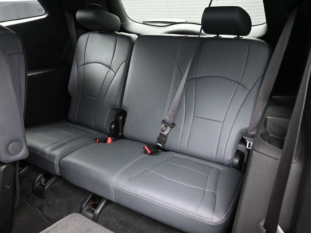 Used 2024 Buick Enclave Premium image 42