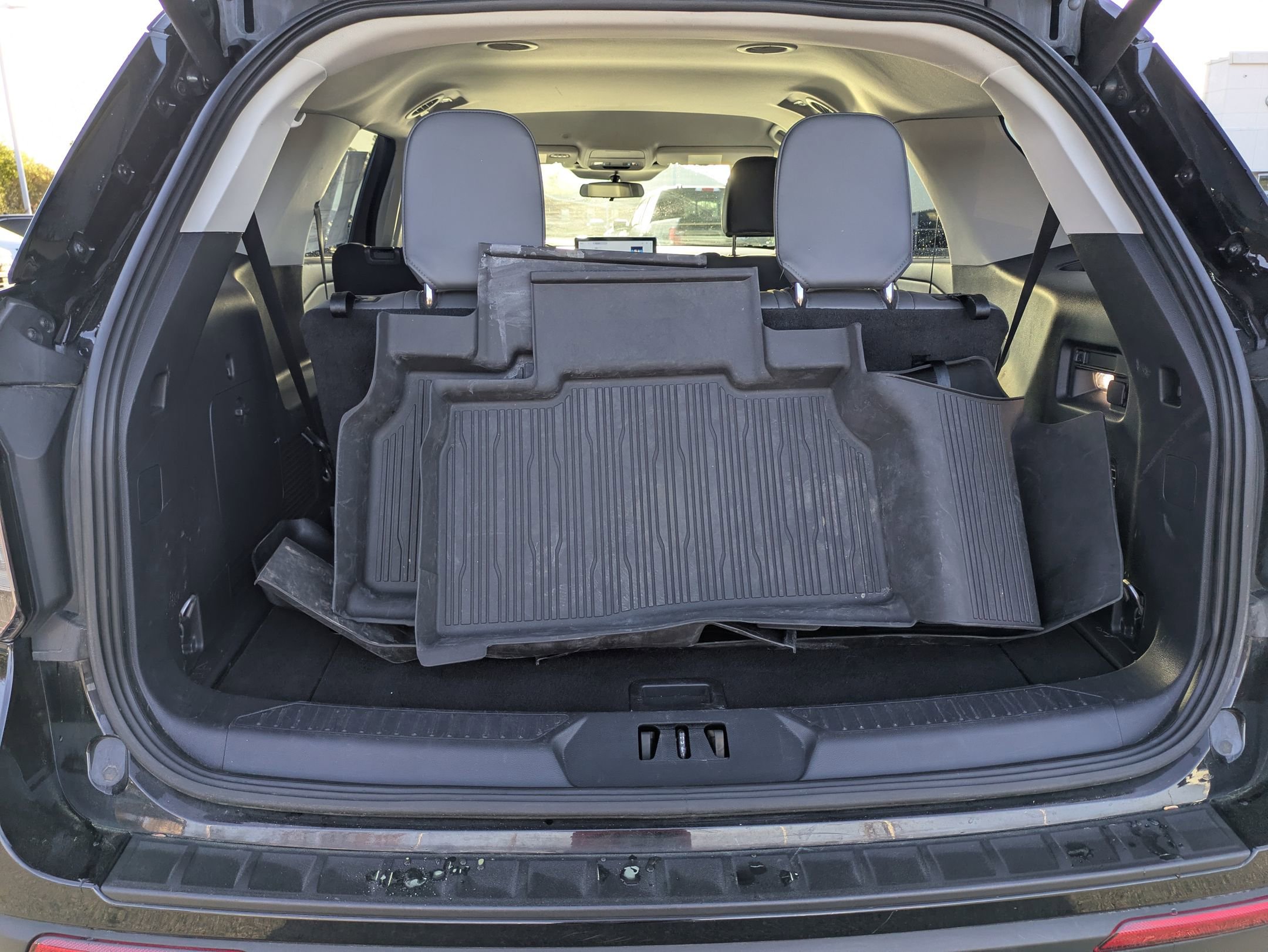 Certified 2025 Ford Explorer Active w/ Active Comfort Package AWD/4WD image 32
