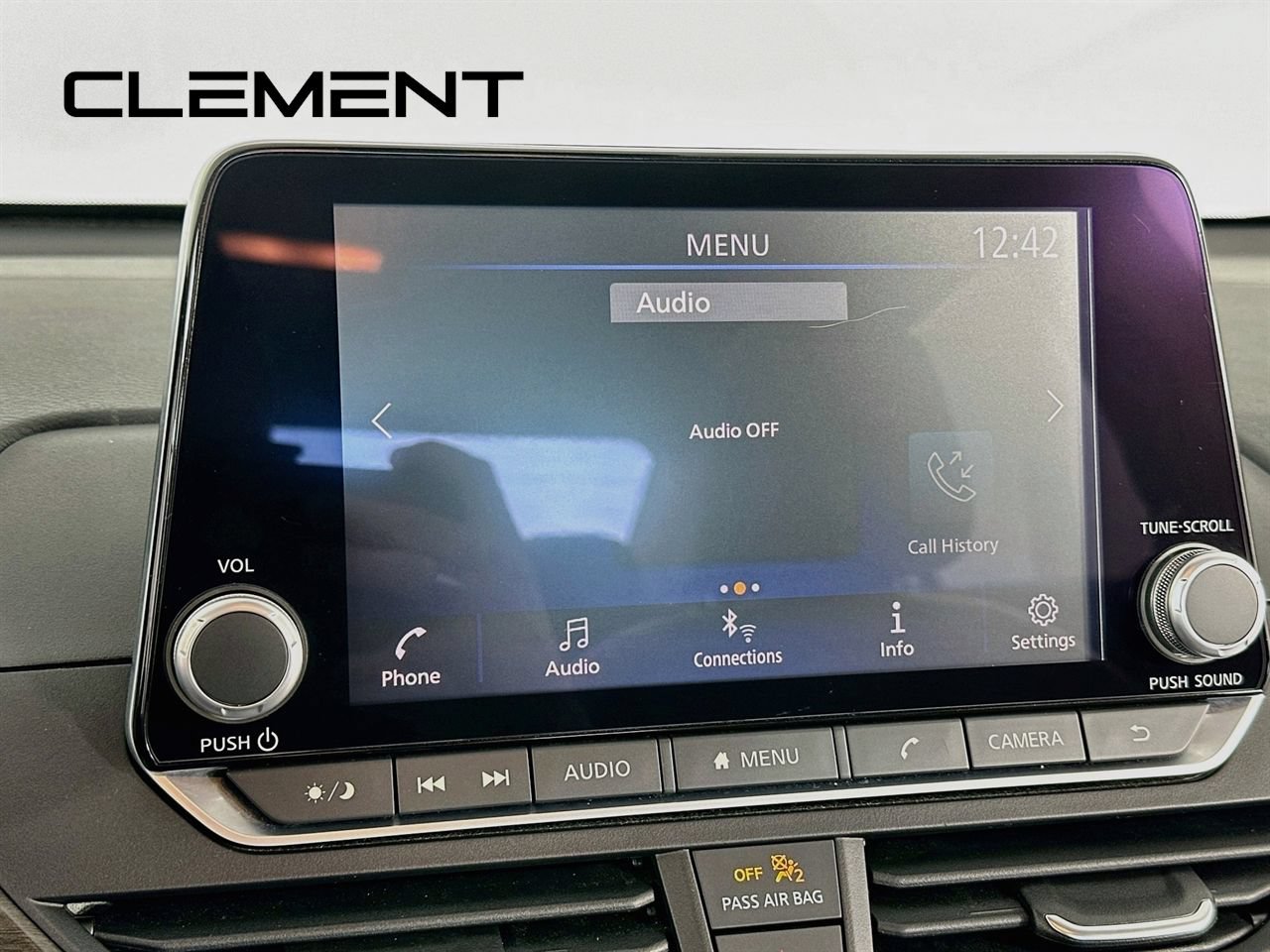 Used 2025 Nissan Altima 2.5 SV FWD image 19