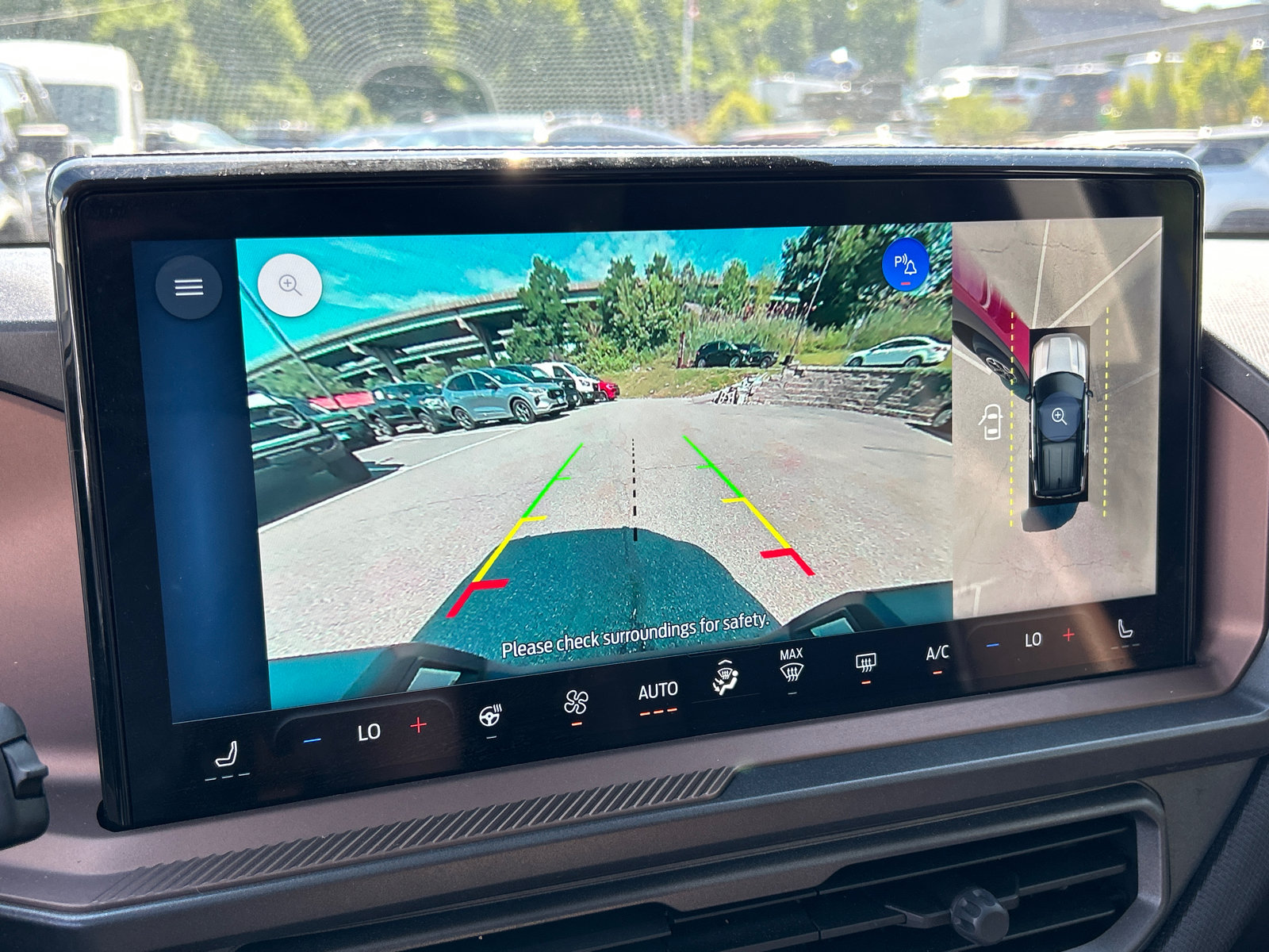 Certified 2025 Ford Bronco Sport Outer Banks w/ Outer Banks Tech Package+ AWD/4WD image 17