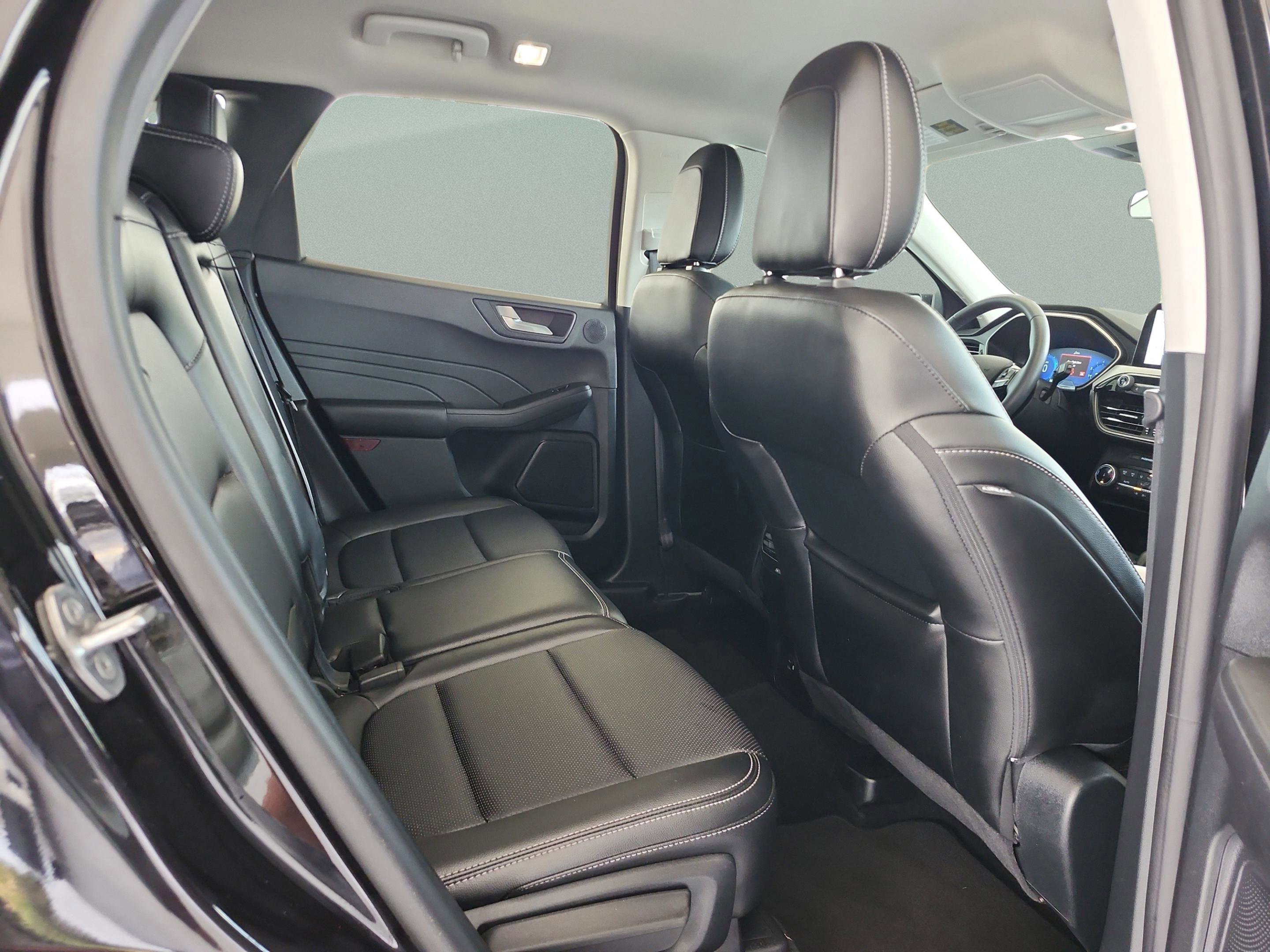 Certified 2022 Ford Escape SEL w/ Technology Package FWD image 18
