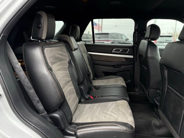 Certified 2017 Ford Explorer XLT w/ Equipment Group 202A image 31