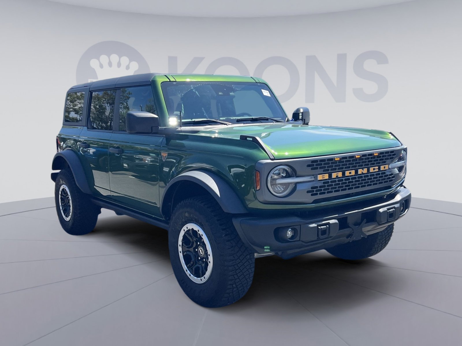 Certified 2023 Ford Bronco Badlands w/ Sasquatch Package AWD/4WD image 2